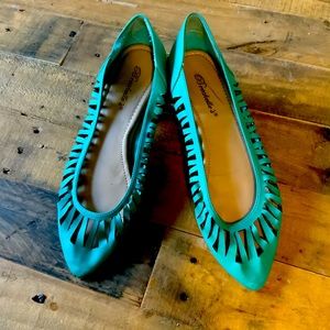 ModCloth Retro flats